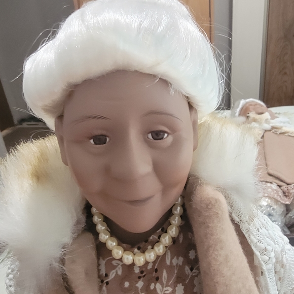 Goldenvale African American Grandma Molly, 18 in. Limited Edition 2000 Made - Picture 4 of 9